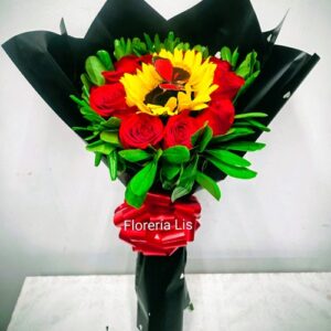 01-12 Doce rosas y girasol