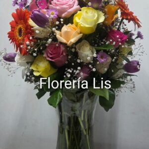05-01 Jarrón con 50 rosas 6 gerberas y 10 tulipanes